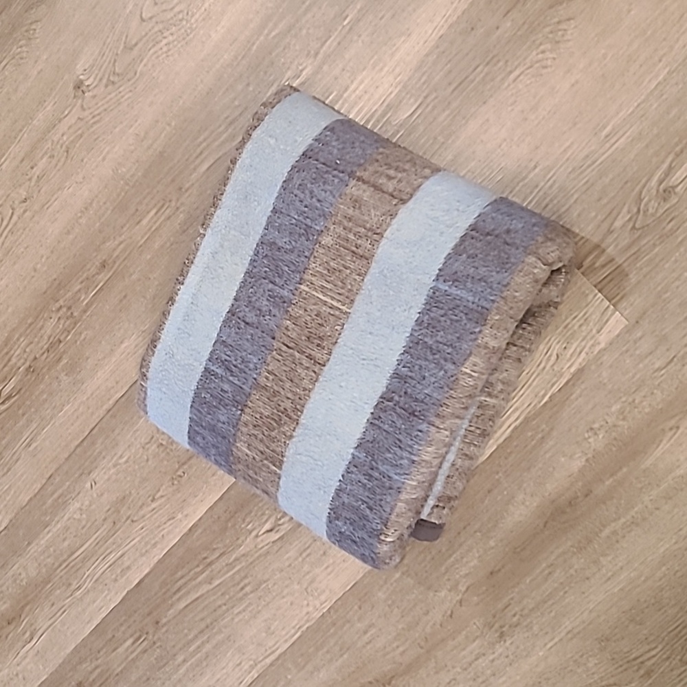 Vintage Super Soft Oversized Lap Blanket
